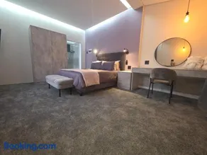 Terra Nova Suites and Spa - Image 1