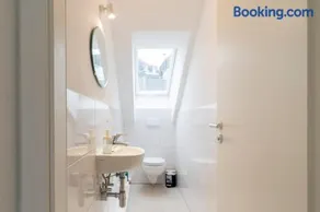 10 Guests Apartment near Mercedes Plant & Train - Image 3