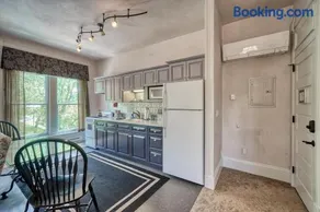 Palace Hotel Condos- Suite 301- Elegant Suite with Historic Style - Image 5