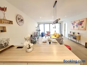 Urban Comfort 1 bedroom apartment with terrace and parking - Image 3
