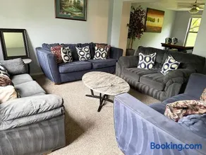 Private Cul de Sac Oasis 4BR - Image 3