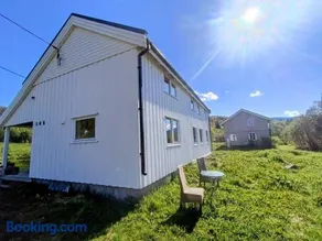 Fjord-view traditional Nordic stay in Sørfold - Image 4