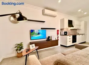 Charming flat off the sea front - Image 1