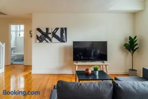 1BR Modern Apt in the Heart of the City - Marshfield G - Image 3
