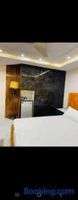 Regency Crown Hotel - Image 4