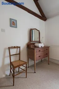 Character cottage in the heart of Uplyme. - Image 3