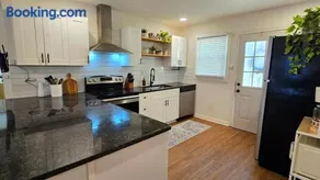 Cozy & Stylish Getaway near ATL - Image 2