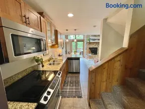 Moose Mountain Escape | Ski-In/Ski-Out | Hot Tub - Image 4