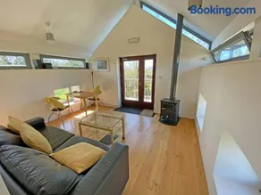 Kinvara Suites No 2 Top Floor by Trident Holiday Homes - Image 3