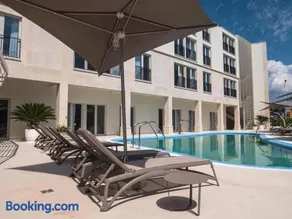 Garden Sunset Suite Apartment - Image 1