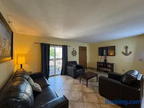Put-in-Bay Poolview Condo #5 - Image 4
