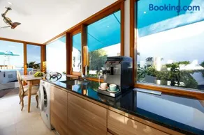 "NEW" Deluxe designer Villa Infinity, with Panoramic sea views,own exclusive heated private pool, subtropical gardens - Image 4