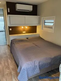 Schwimmende Ferienwohnung, Hausboot Urlaub als Festlieger am Steg - Image 3