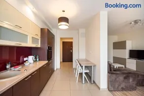 Metro Kondratowicza Spacious Apartment by BookingHost - Image 4