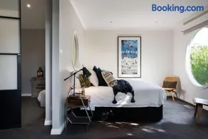 Boatshed House - Image 2
