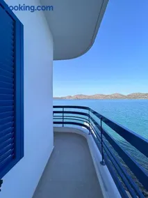 Sea-front Cozy Apartment - Image 3