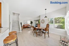 Charming 3BR - Prime Northwood Location - Image 2