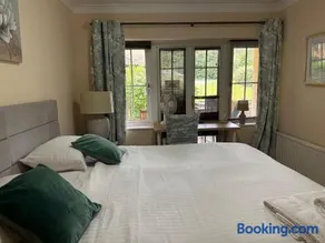 The Garden Suite - Image 5