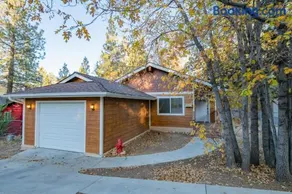 Brown Bear Lodge - Cozy mountain home situated within the quiet and ideal Sugarloaf neighborhood - Image 2