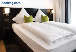 LDK Hotel by WMM Hotels - Image 1