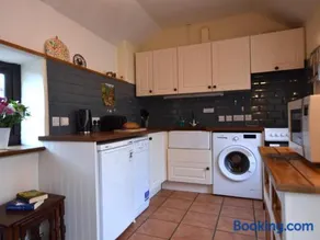 1 Bed in Holsworthy oc-wscot - Image 2