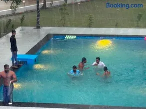 Paradise Gomti Pool - Lucknow - Image 2