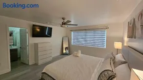 Sunny Oasis with private pool - Image 4