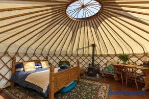 Beautiful Yurt with stunning South Downs views - Image 3