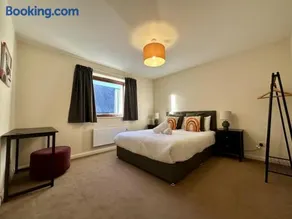 Super Apartment next to Bicester Village Sleeps 4 - Image 4
