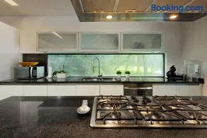 Casa Galo-Modern Retreat Overlooking Golf Course - Image 4