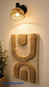 Terracotta & Jungle Centre Muret Parking - Image 2