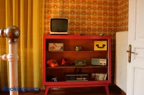 Kyra Vintage House - Image 2