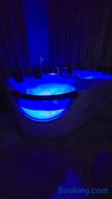 Delux Apartament z jacuzzi - Image 1