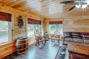 Charming riverfront home with mountain views & private dock - Image 4