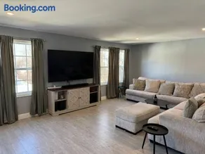 Jersey Shore Beach House close to NYC Ferry + Bus - Image 1