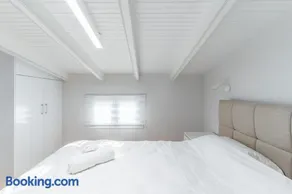 'Ango Living 1' Mondern maisonette In Athens - Image 2
