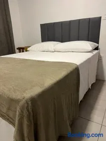 Suíte com BWC PRIVATIVO Com AR Ao Lado da Vila Germânica Oktoberfest - Image 1