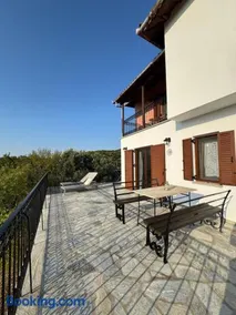 villa Glykeria Διώροφη Κατοικία με δυο υπνοδωμάτια με θέα - Image 2