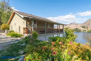 Lakefront Cottage - Hot Tub - Private Dock - Near Chelan - Image 3