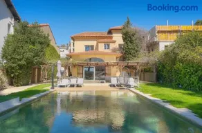FRGK Villa Moure Rouge Palm Beach - Image 1