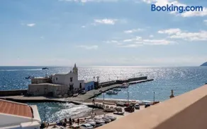 Marina Palace Apartments & Terrace - Image 1