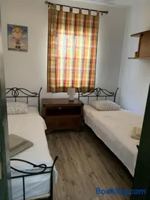 Hillside Apartments - Image 1