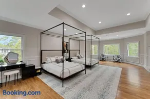 The President Mansion Luxurious 7BR Family Retreat - Image 4