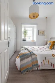 Troon Centre Seaside Retreat -Apt close to Beach Golf and Surf - Image 3