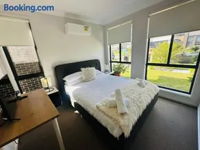 A Private Ensuite with AC and TV - Image 2