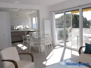Appartement rénové 3 pièces avec terrasse, climatisation, wifi et garage à Sainte-Maxime - FR-1-780-57 - Image 3