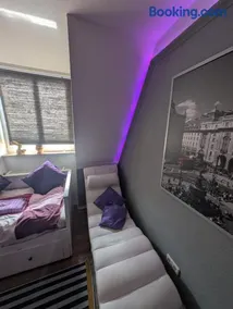 City View Apartment - WiFi - Netflix - Airport Shuttle - Image 2