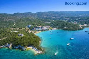Esperides Studios-Seaside Stay with View in Syvota - Image 2