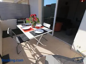 Appart 2P à Sète avec Terrasse et Garage - FR-1-472-117 - Image 1