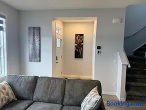 Comfort Haven 3BR Family Home in Ambleton - Image 3